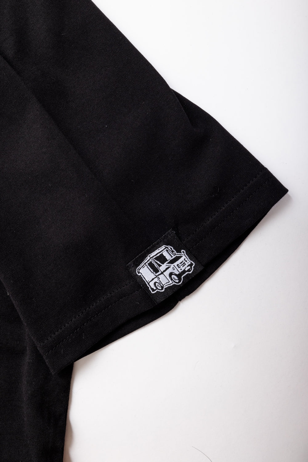 LOGO TEE (BLACK) – SUPPLY CHAIN DISTRIBUTION