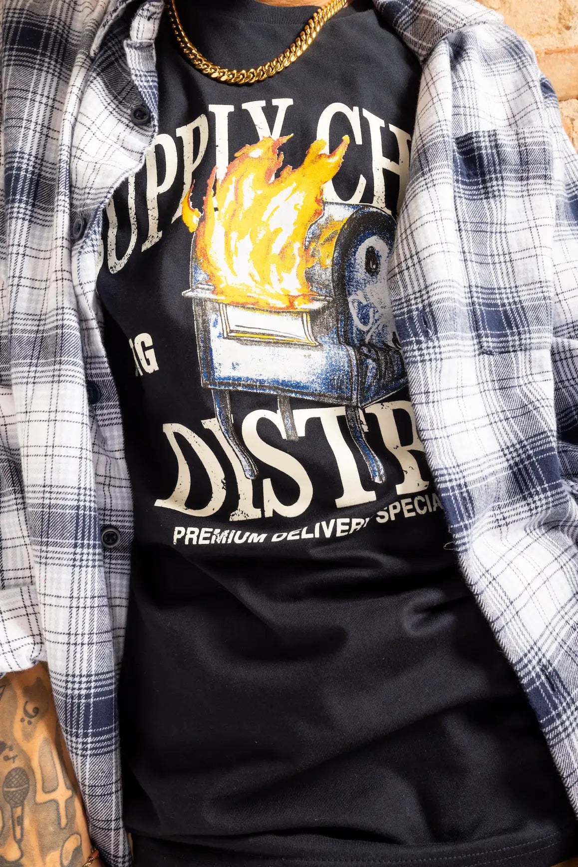 FIRE IN THE HOLE TEE (NAVY)